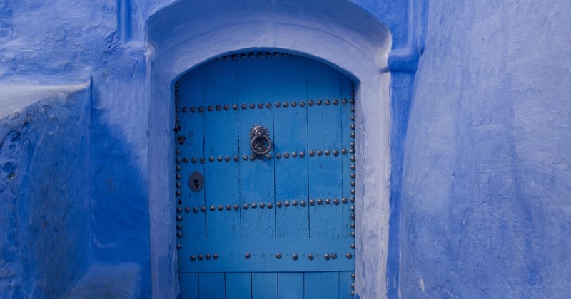 Comment décorer une entrée de demeure de caractère avec style