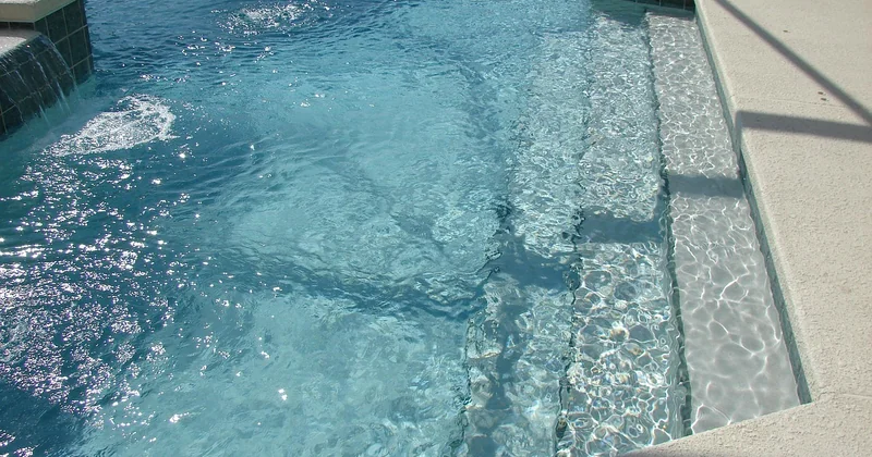 Ce que la piscine fait (vraiment) à la valeur de revente